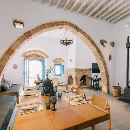 Square Luxury Villa Kalathos